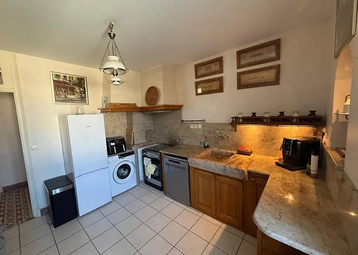 Grand F4 Climatise, Terrasse, Garage Pour 8 Personnes, Centre-ville Amelie-les-bains - Fr-1-703-207 アパート